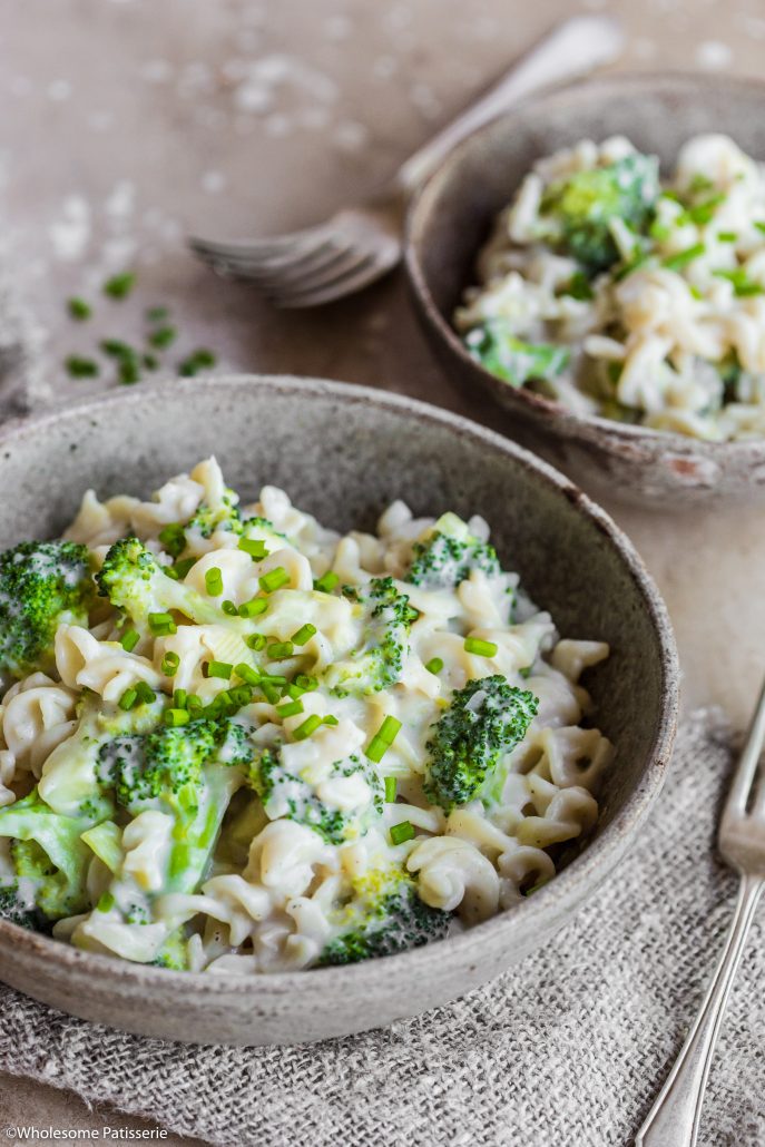 Creamy Broccoli Vegan Pasta! Dairy-free creamy homemade white sauce mixed with healthy & flavoursome veggies! #creamypasta #pasta #glutenfree #vegan 