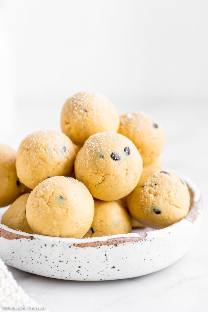 Passionfruit-cheesecake-truffles-3-ingredients-vegetarian-gluten-free-easy-snack-2