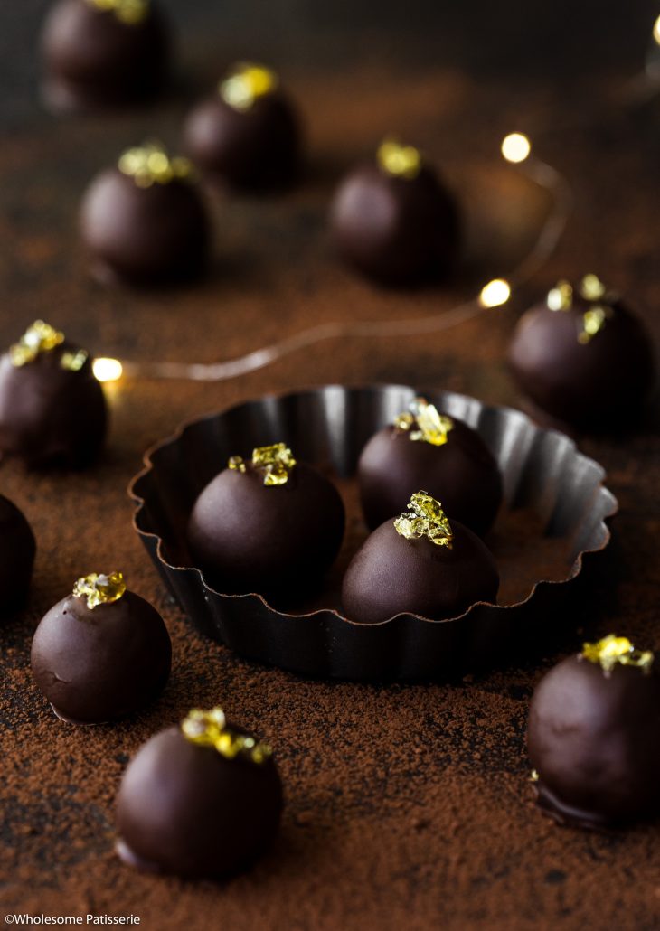Dark-chocolate-rum-truffles-christmas-truffles-rum-balls-chocolate-ganache-delicious