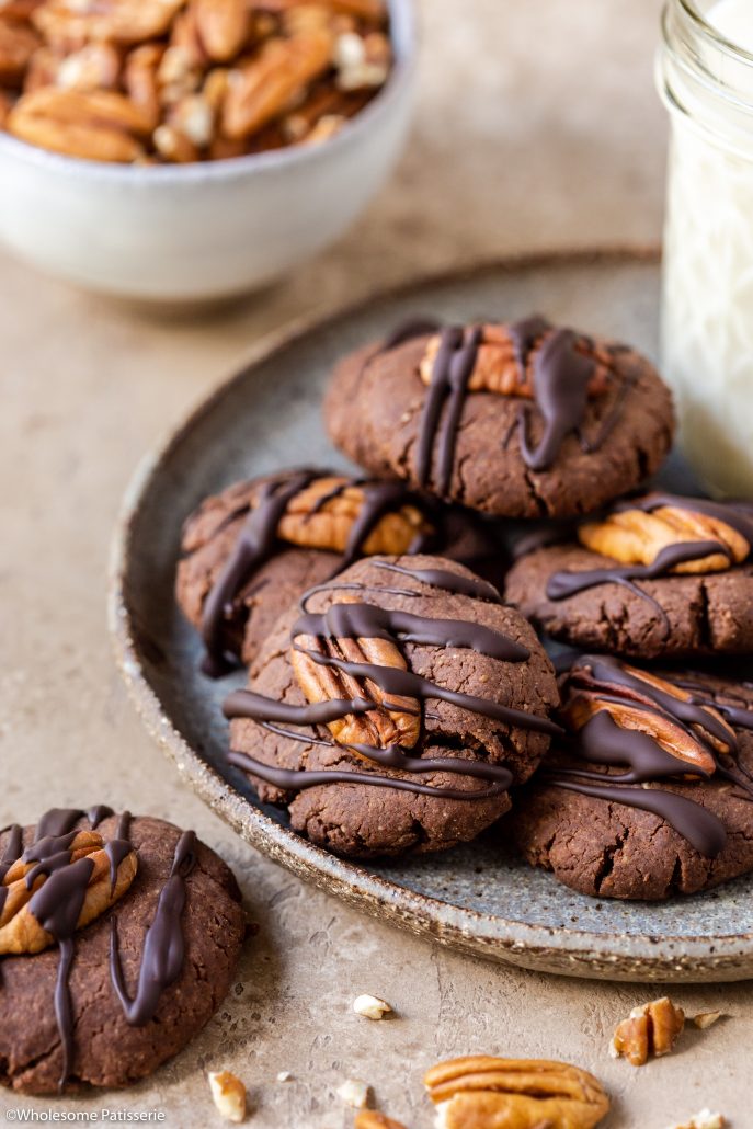 Vegan & Gluten Free Chocolate Pecan Cookies! Fudgy, soft and healthy. Created with 10-ingredients! 