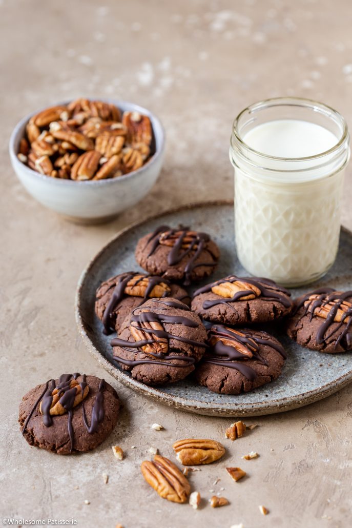 Vegan & Gluten Free Chocolate Pecan Cookies! Fudgy, soft and healthy. Created with 10-ingredients! 
