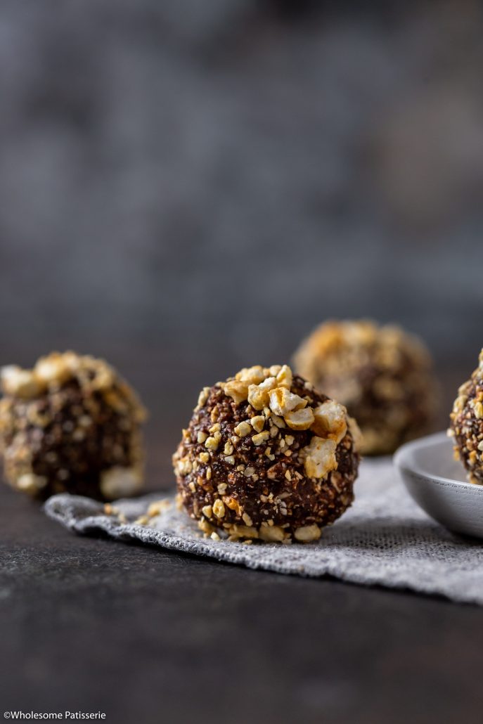 Salted Caramel Popcorn Bliss Balls! The tastiest popcorn infused bliss balls! 5-ingredients, easy and a healthy snack alternative. Addicting yet satisfying! 