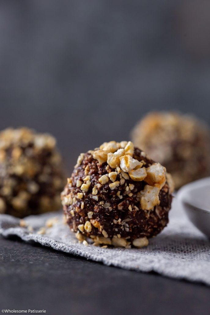 Salted Caramel Popcorn Bliss Balls! The tastiest popcorn infused bliss balls! 5-ingredients, easy and a healthy snack alternative. Addicting yet satisfying! 