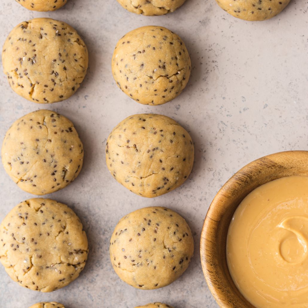 Peanut & Chia Cookies! Absolutely divine dairy free cookies featuring peanut butter, honey, olive oil and chia seeds! A wonderful addition to your daily routine - snack wise ;)