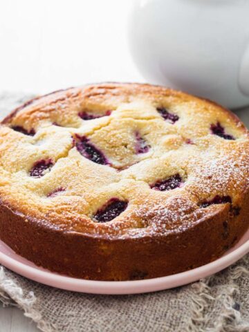 Lemon and Blackberry Cake Featured Image